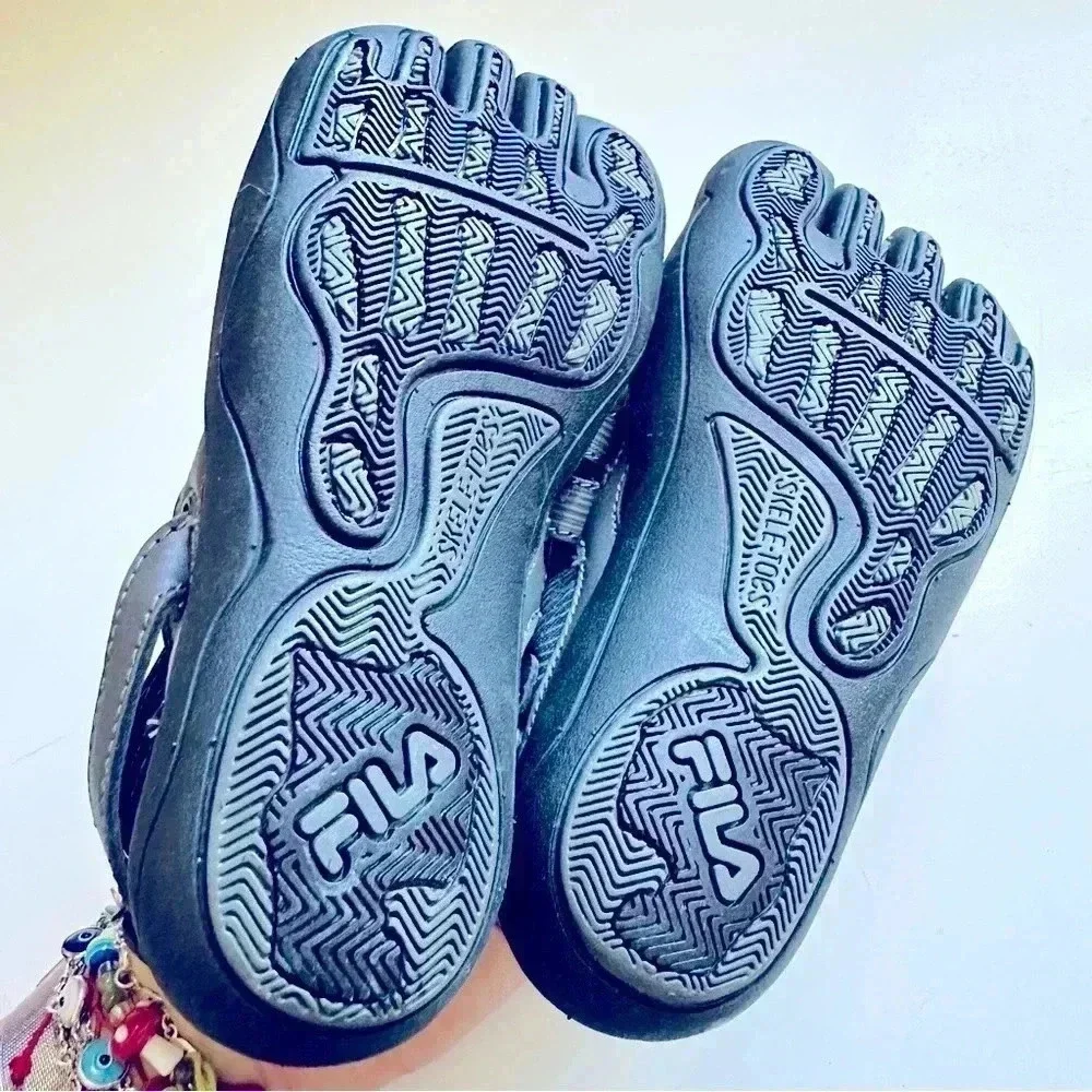NWOT Fila Skele-Toes Slide Shoes